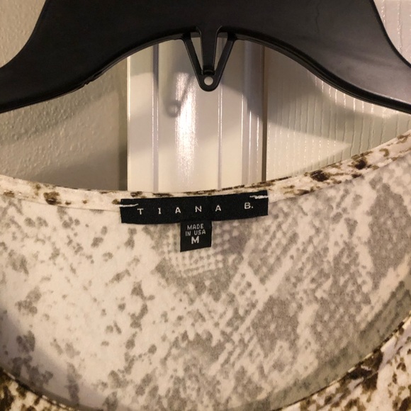 Tiana B dress - Picture 2 of 2